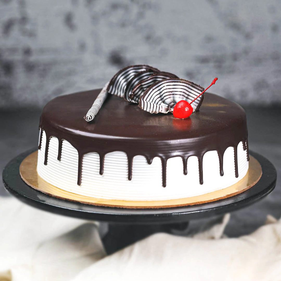Melted Chocolate Drip Cake