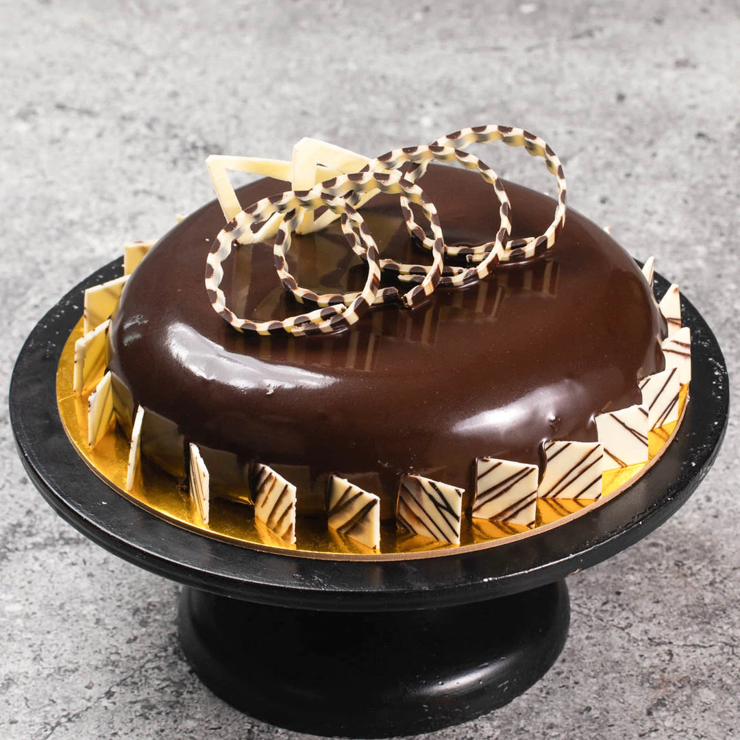 Premium Mirror Chocolate Cake