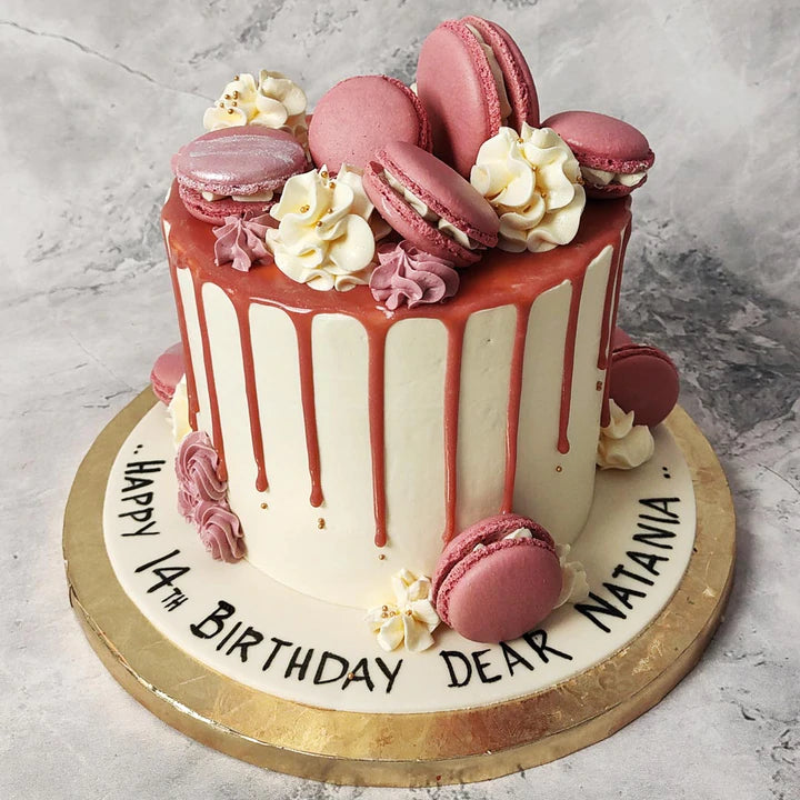 Elegant Cake With Macaroons