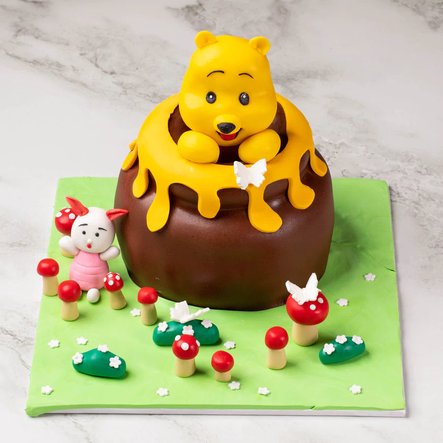 Winnie-the-Pooh Fondant Cake