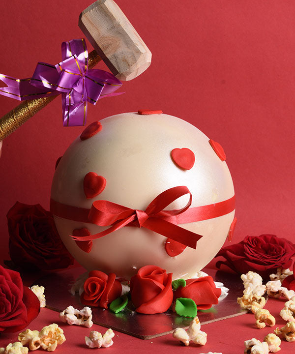 Sweetheart Round Pinata Cake